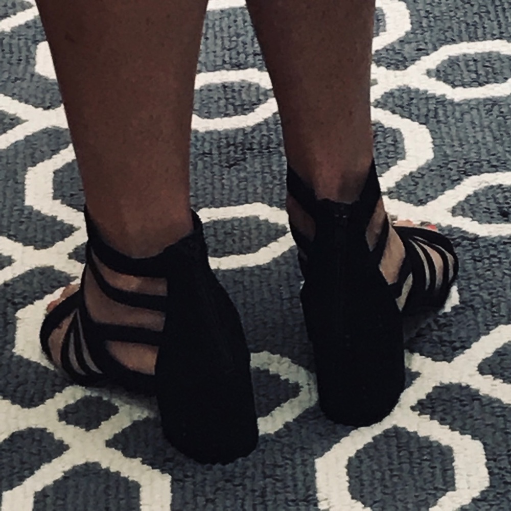 🔥SALE🔥Nine West Strappy Shoe. 7.5 - Picture 7 of 8